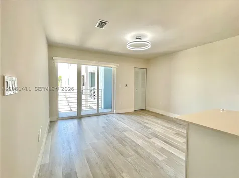 2535 NE 193rd Street Miami FL 33180