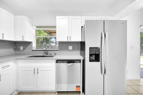 304 SW 77th Avenue North Lauderdale FL 33068