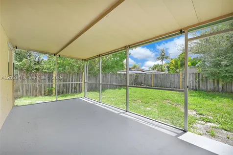 304 SW 77th Avenue North Lauderdale FL 33068