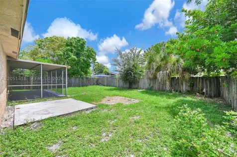 304 SW 77th Avenue North Lauderdale FL 33068