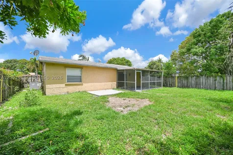 304 SW 77th Avenue North Lauderdale FL 33068