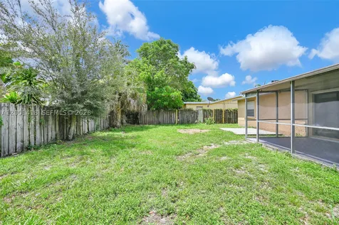 304 SW 77th Avenue North Lauderdale FL 33068