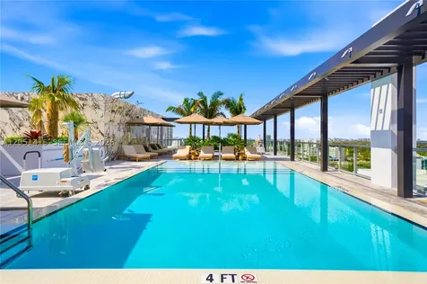 1611 SW 2nd Avenue Miami FL 33129