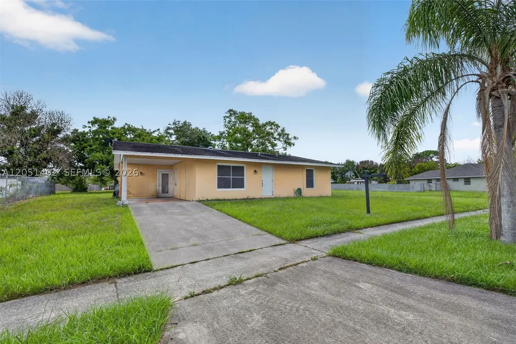 369 NE Camelot Drive Port St. Lucie FL 34983