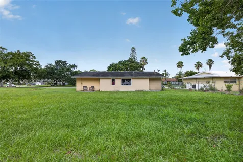 369 NE Camelot Drive Port St. Lucie FL 34983