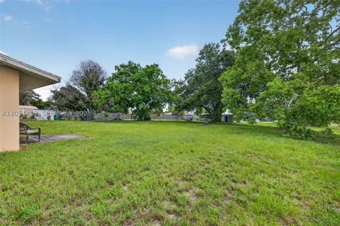 369 NE Camelot Drive Port St. Lucie FL 34983
