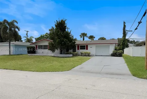3696 Dogwood Avenue Palm Beach Gardens FL 33410