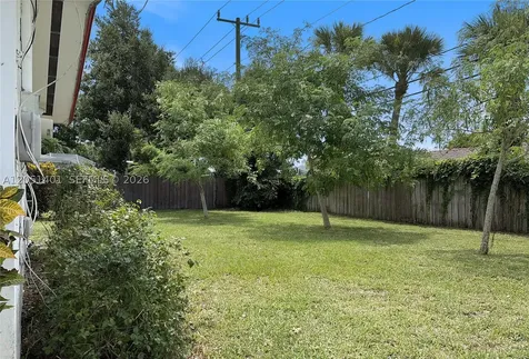 3696 Dogwood Avenue Palm Beach Gardens FL 33410