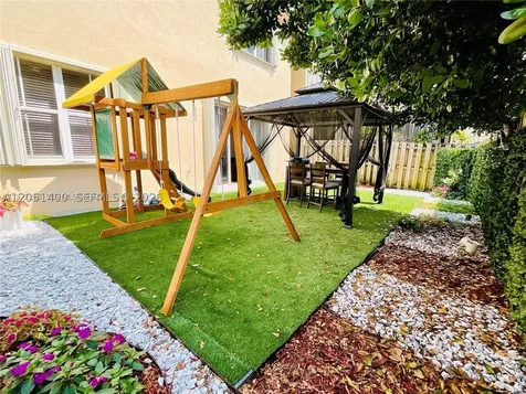 7472 NW 112th Path Doral FL 33178