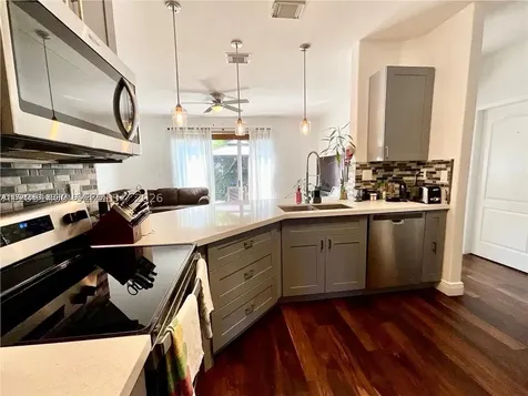7472 NW 112th Path Doral FL 33178