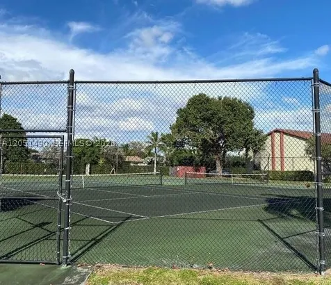 212 Lake Pointe Drive Oakland Park FL 33309