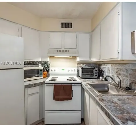 212 Lake Pointe Drive Oakland Park FL 33309