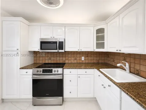 2201 S Ocean Drive Hollywood FL 33019