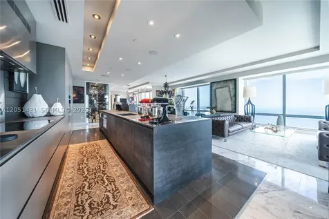 1425 Brickell Avenue Miami FL 33131