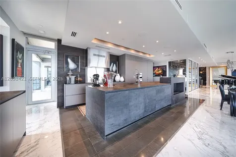 1425 Brickell Avenue Miami FL 33131