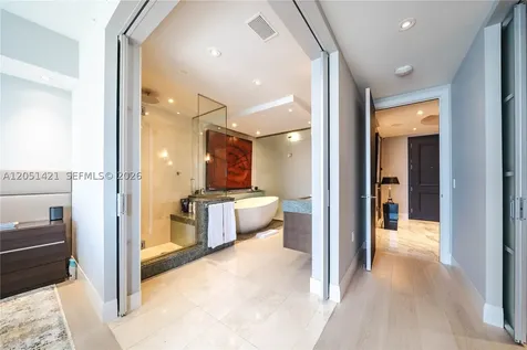 1425 Brickell Avenue Miami FL 33131
