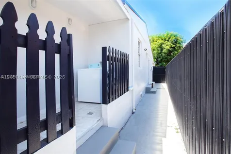 2731 NW 100th Street Miami FL 33147