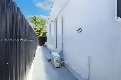 2731 NW 100th Street Miami FL 33147