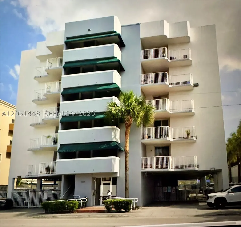4854 NW 7th Street Miami FL 33126