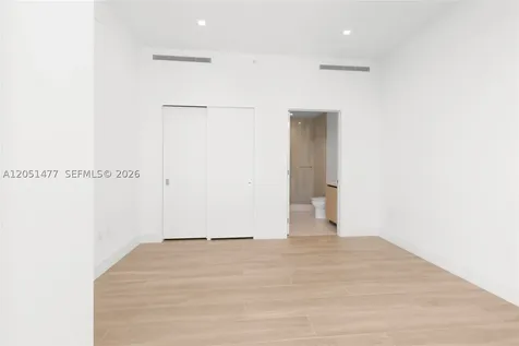 2411 Laguna Creek Miami FL 33181