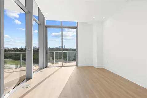 2411 Laguna Creek Miami FL 33181