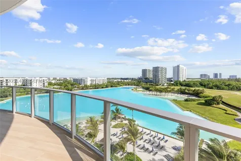 2411 Laguna Creek Miami FL 33181