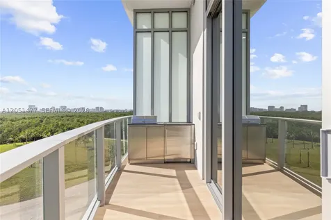 2411 Laguna Creek Miami FL 33181
