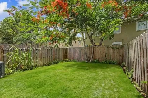 1020 SE 26th Terrace Homestead FL 33035