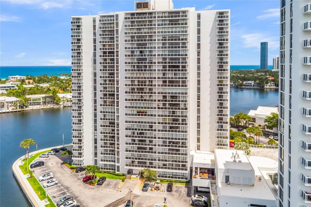 20515 E Country Club Drive Aventura FL 33180