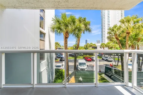 20515 E Country Club Drive Aventura FL 33180