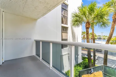 20515 E Country Club Drive Aventura FL 33180