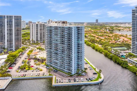 20515 E Country Club Drive Aventura FL 33180