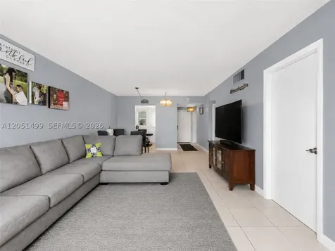 2431 SW 82nd Avenue Davie FL 33324