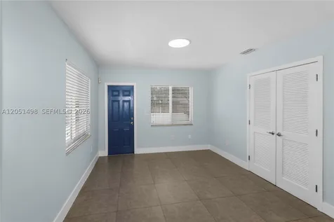 3171 NW 17th Street Miami FL 33125
