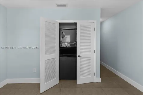 3171 NW 17th Street Miami FL 33125