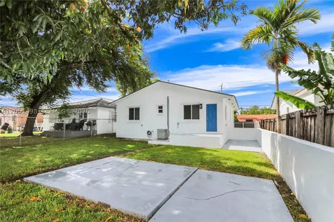 3171 NW 17th Street Miami FL 33125
