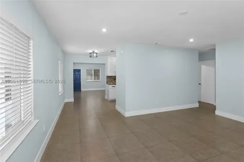 3171 NW 17th Street Miami FL 33125