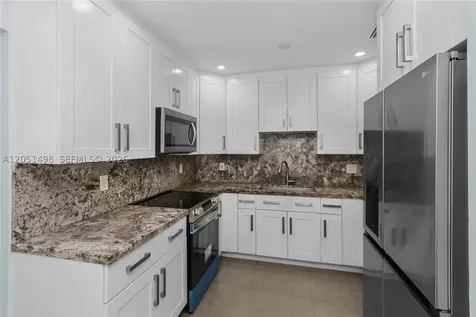 3171 NW 17th Street Miami FL 33125