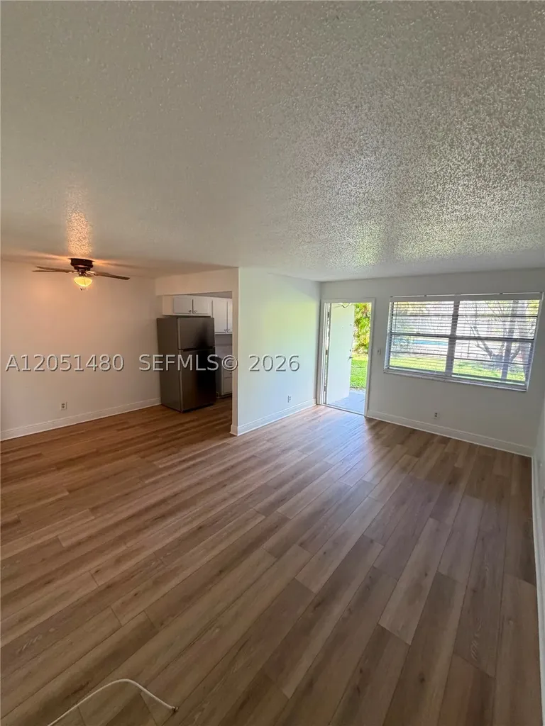 7041 Sunset Strip Sunrise FL 33313