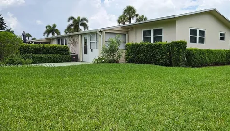 2630 Barkley Drive E West Palm Beach FL 33415