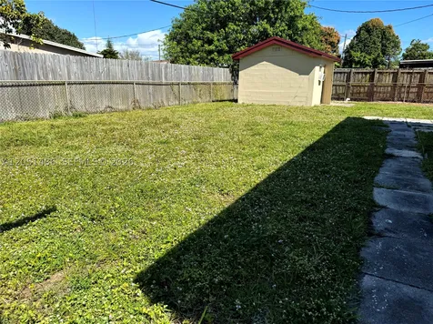 3421 SW 32nd Court West Park FL 33023