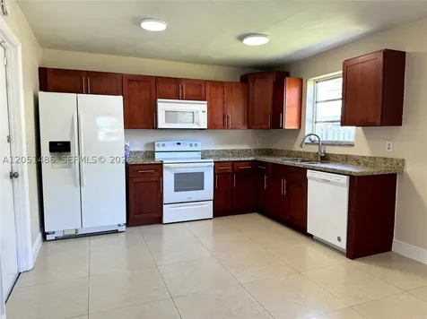 3421 SW 32nd Court West Park FL 33023