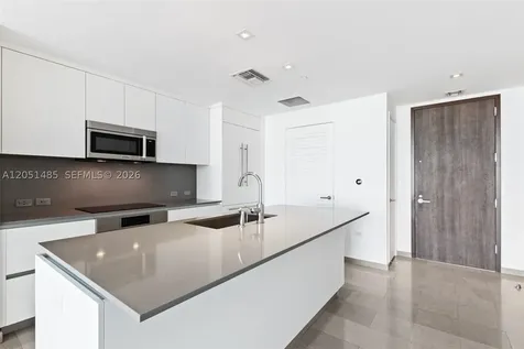 68 SE 6th Street Miami FL 33131
