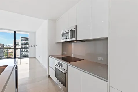 68 SE 6th Street Miami FL 33131