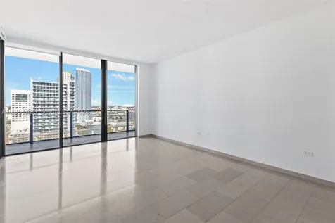 68 SE 6th Street Miami FL 33131