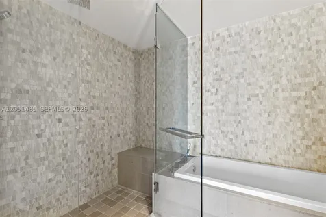 68 SE 6th Street Miami FL 33131