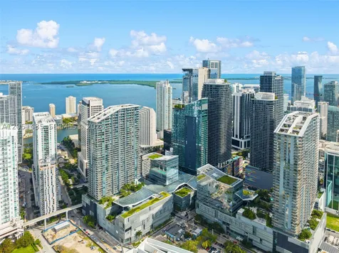 68 SE 6th Street Miami FL 33131