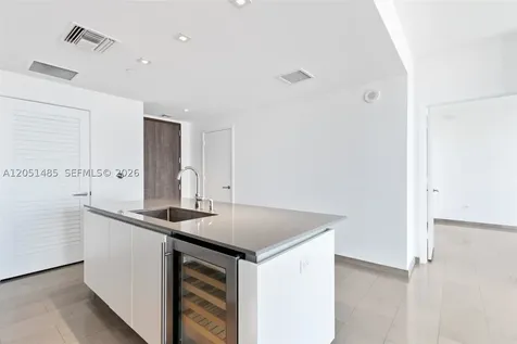 68 SE 6th Street Miami FL 33131
