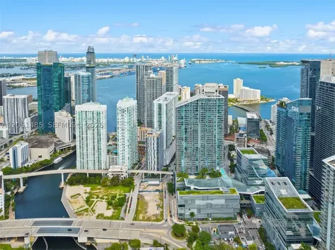68 SE 6th Street Miami FL 33131