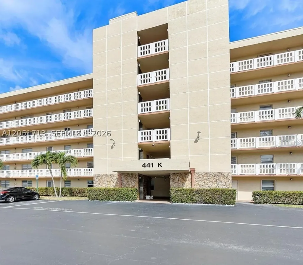 441 SE 3rd Street Dania Beach FL 33004